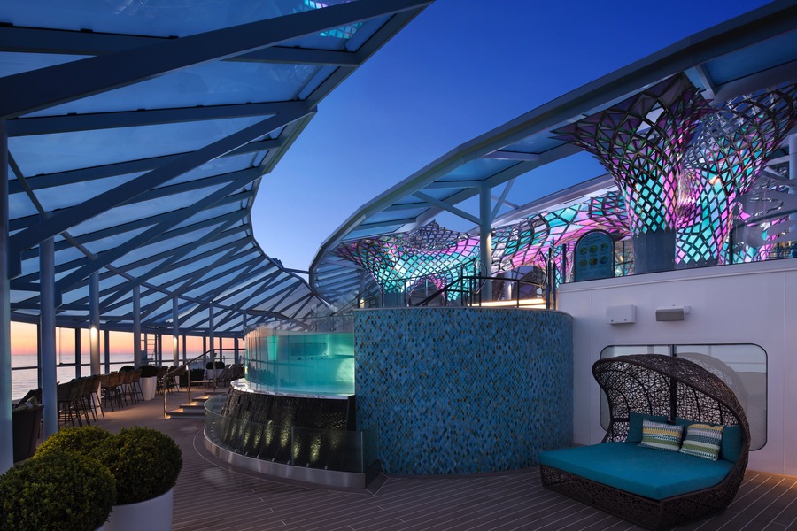 Royal Caribbean International, Symphony of the Seas, Solarium 3.jpg